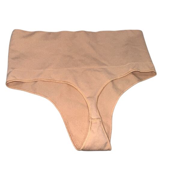 Spanx Everyday Shaping Thong Bottoms Size Small - Picture 2 of 3